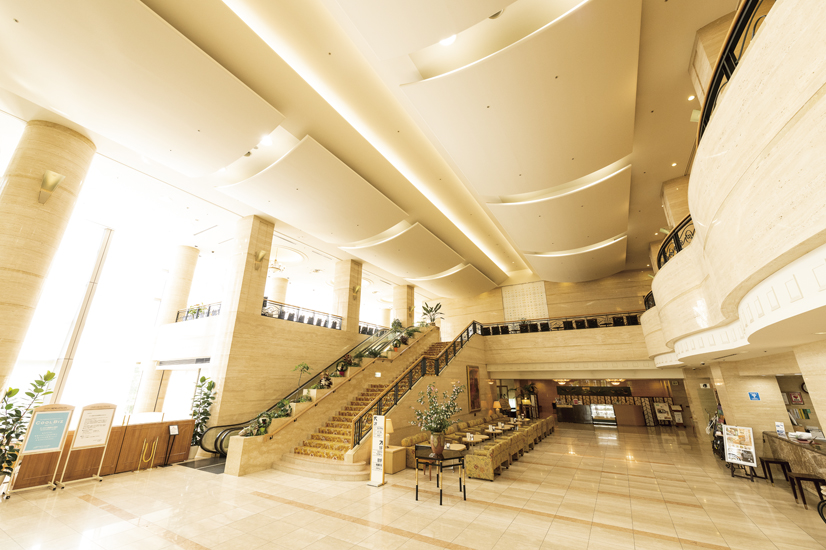 ホテルは千葉みなと駅目の前徒歩1分で便利