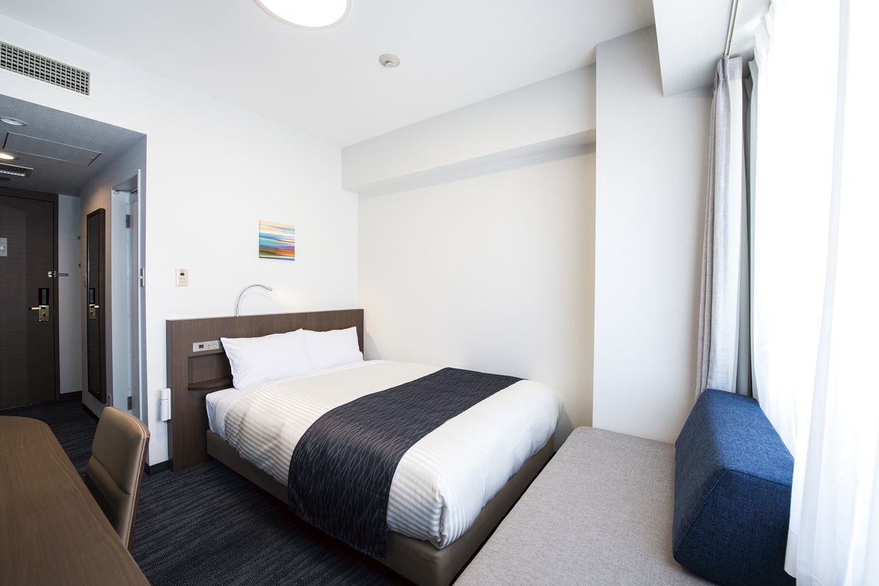 １８平米の広さで快適なシングルは全６４室