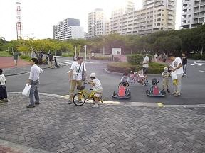 自転車やゴーカートの貸し出しを行っています。