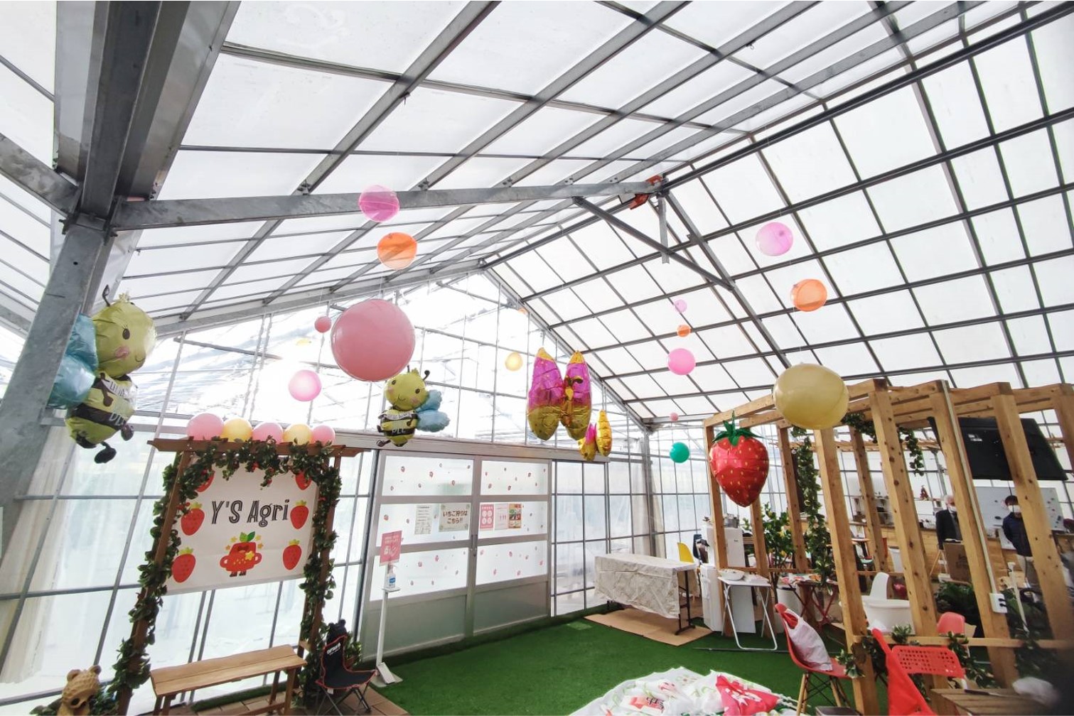 親子でゆっくりできるキッズスペースも完備