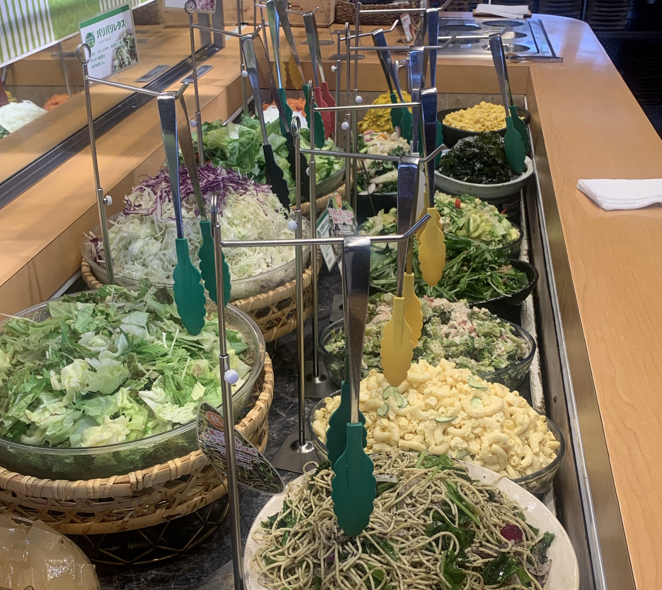 新鮮さにこだわった定番野菜もお楽しみ頂けます。