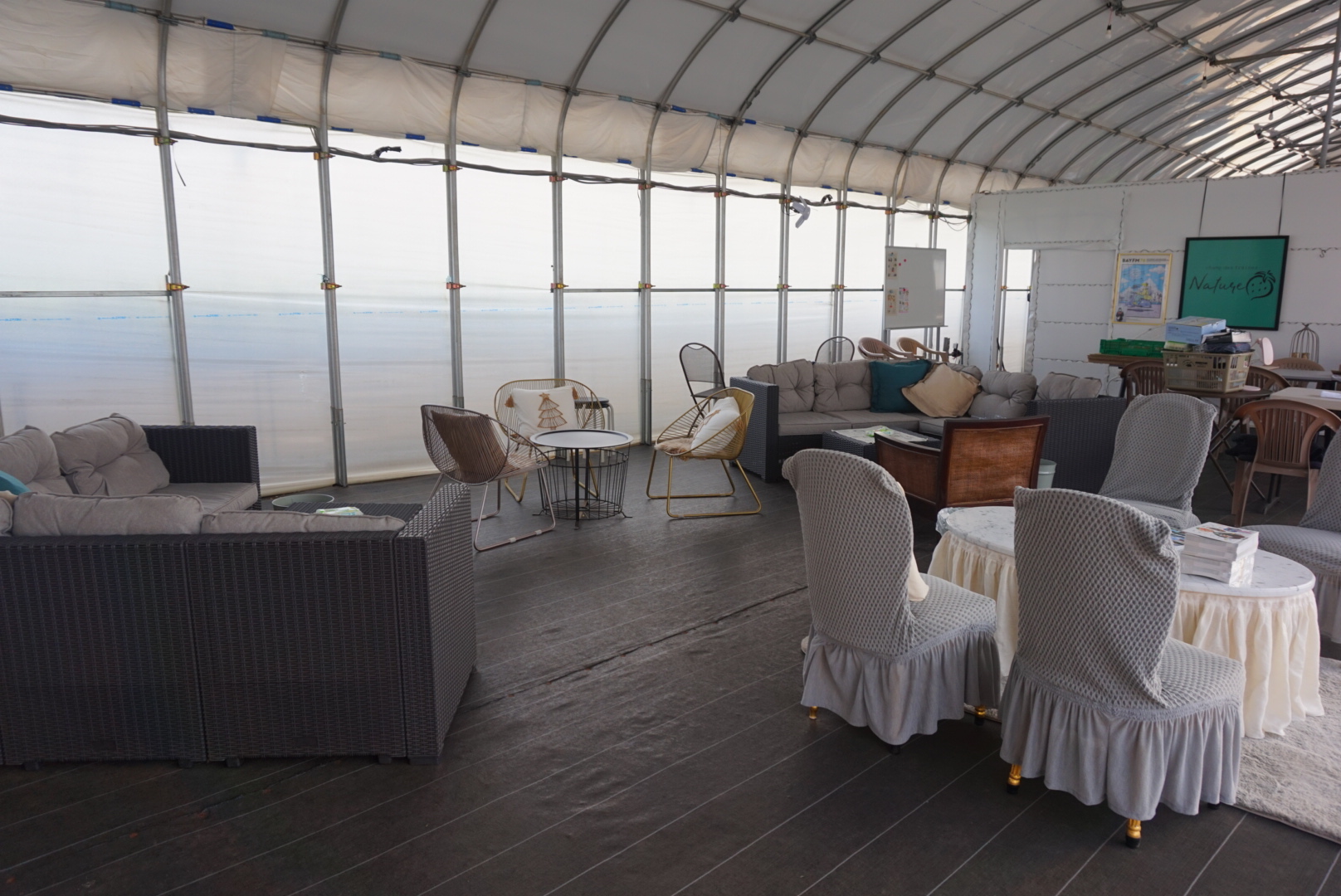 イートインスペースでゆったりと食べることができます