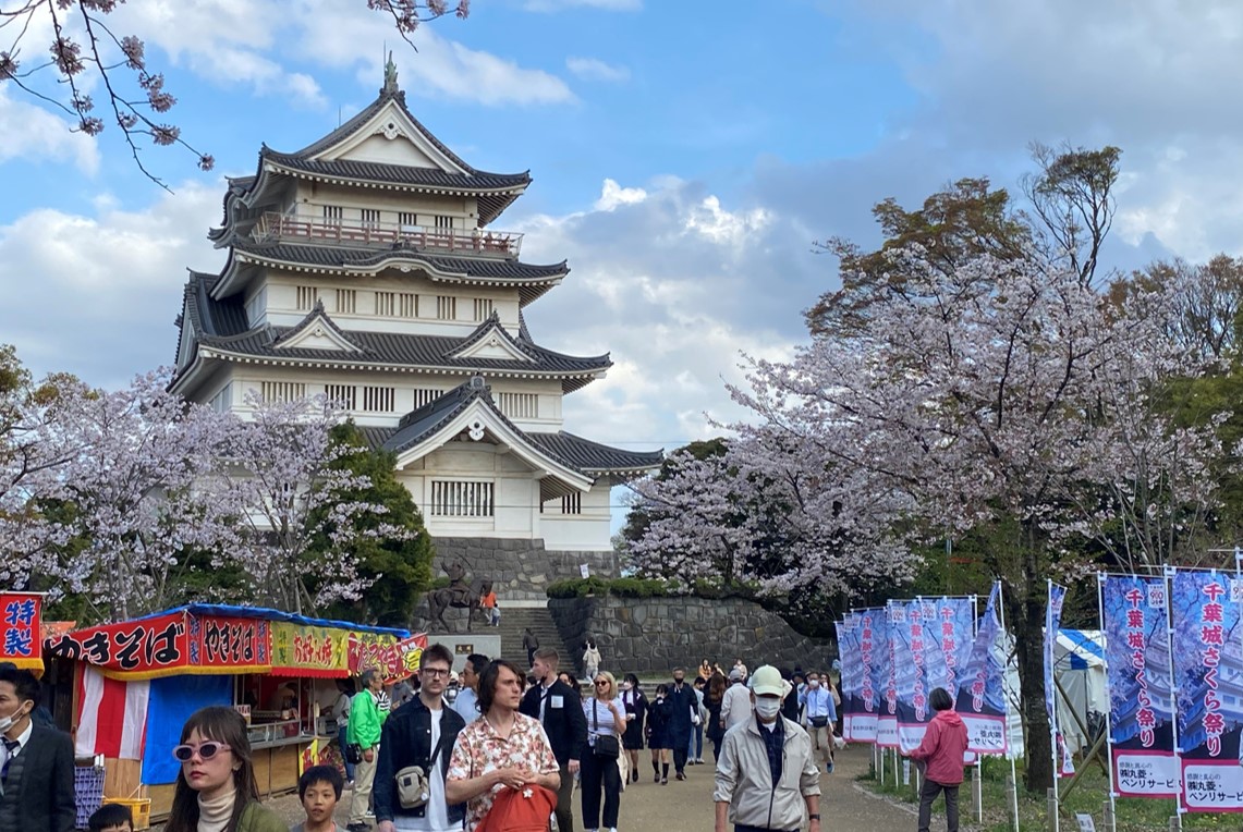 千葉城さくら祭りの様子