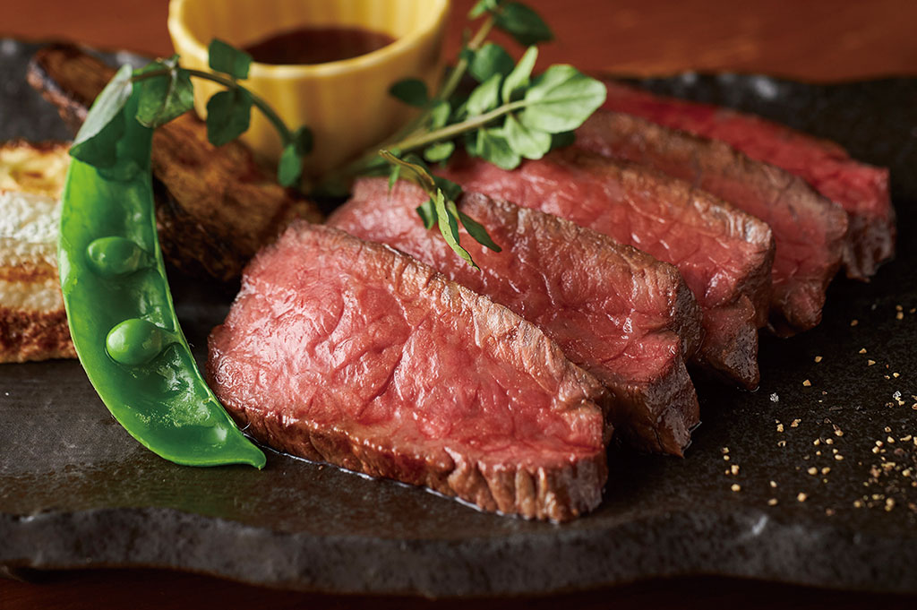 熟練の職人が焼く熟成肉