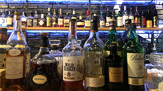 オシャレなバーカウンター