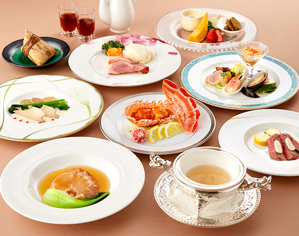 一流シェフが腕を競う本格的なレストラン