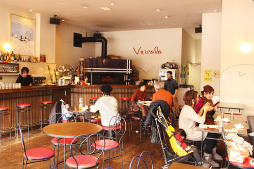 車好きには堪らない店内