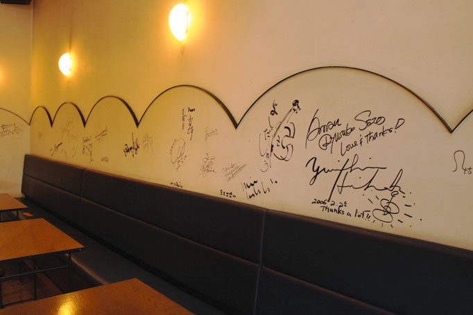 Live・演奏などのイベントも実施