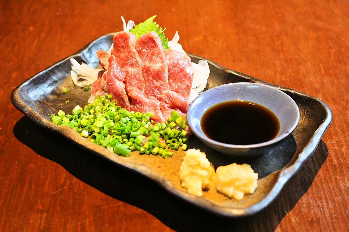 極上！霜降り馬刺し