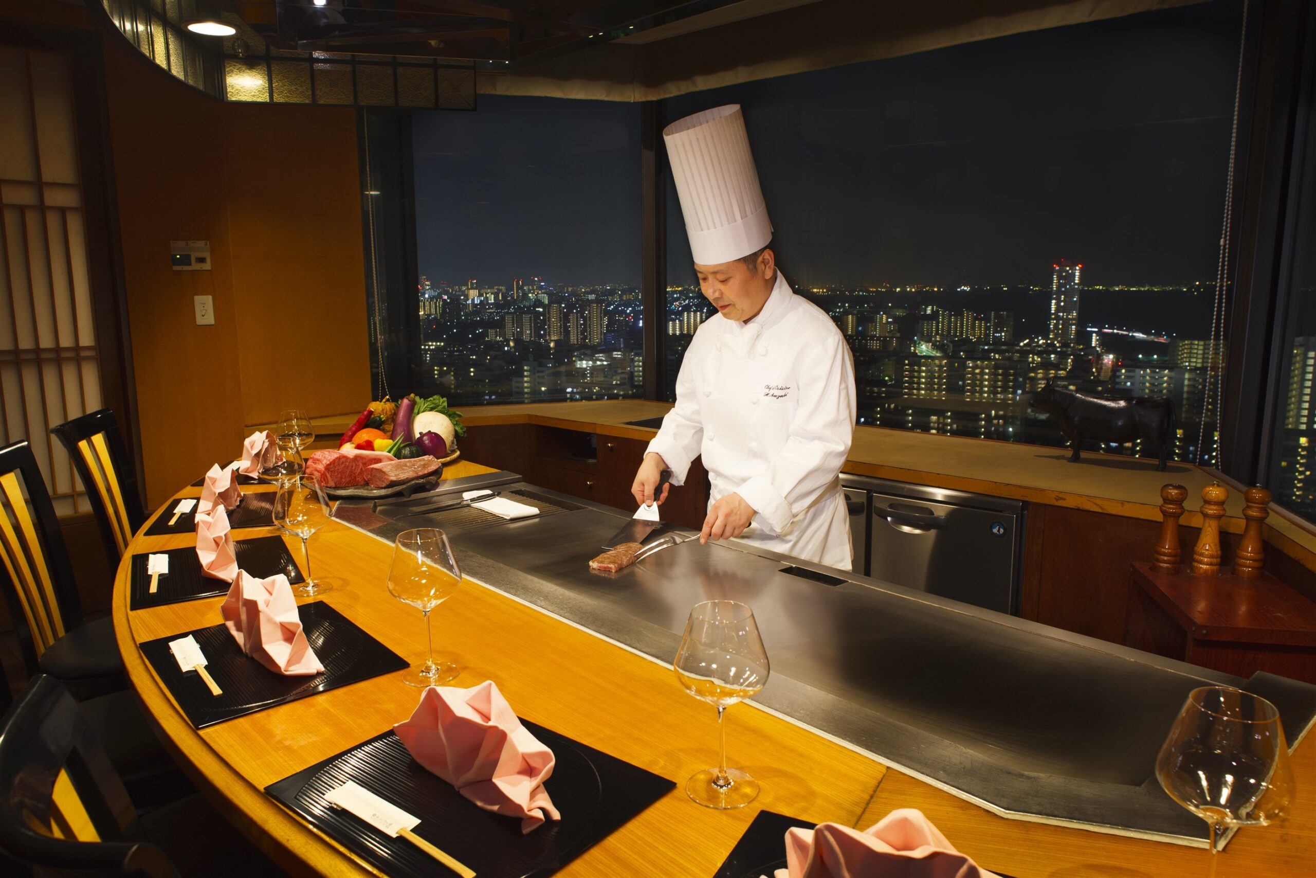 鉄板焼 「欅(けやき)」