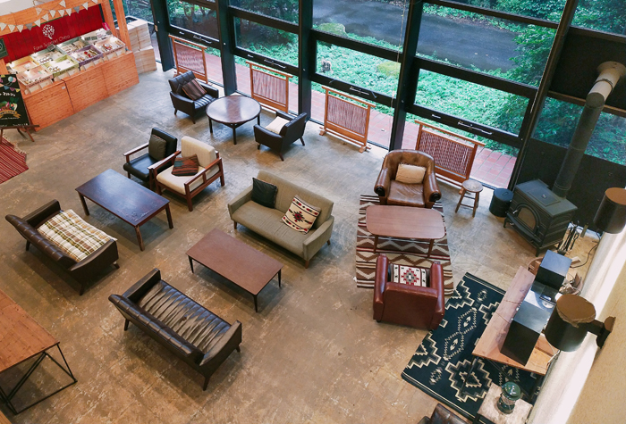 開放的なロビー・ラウンジ