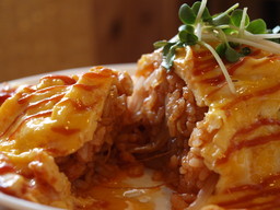 ミニコンサートが出来る家庭料理の店　Mom Rice