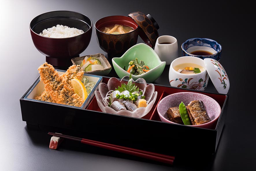 和食処とんでん若松店