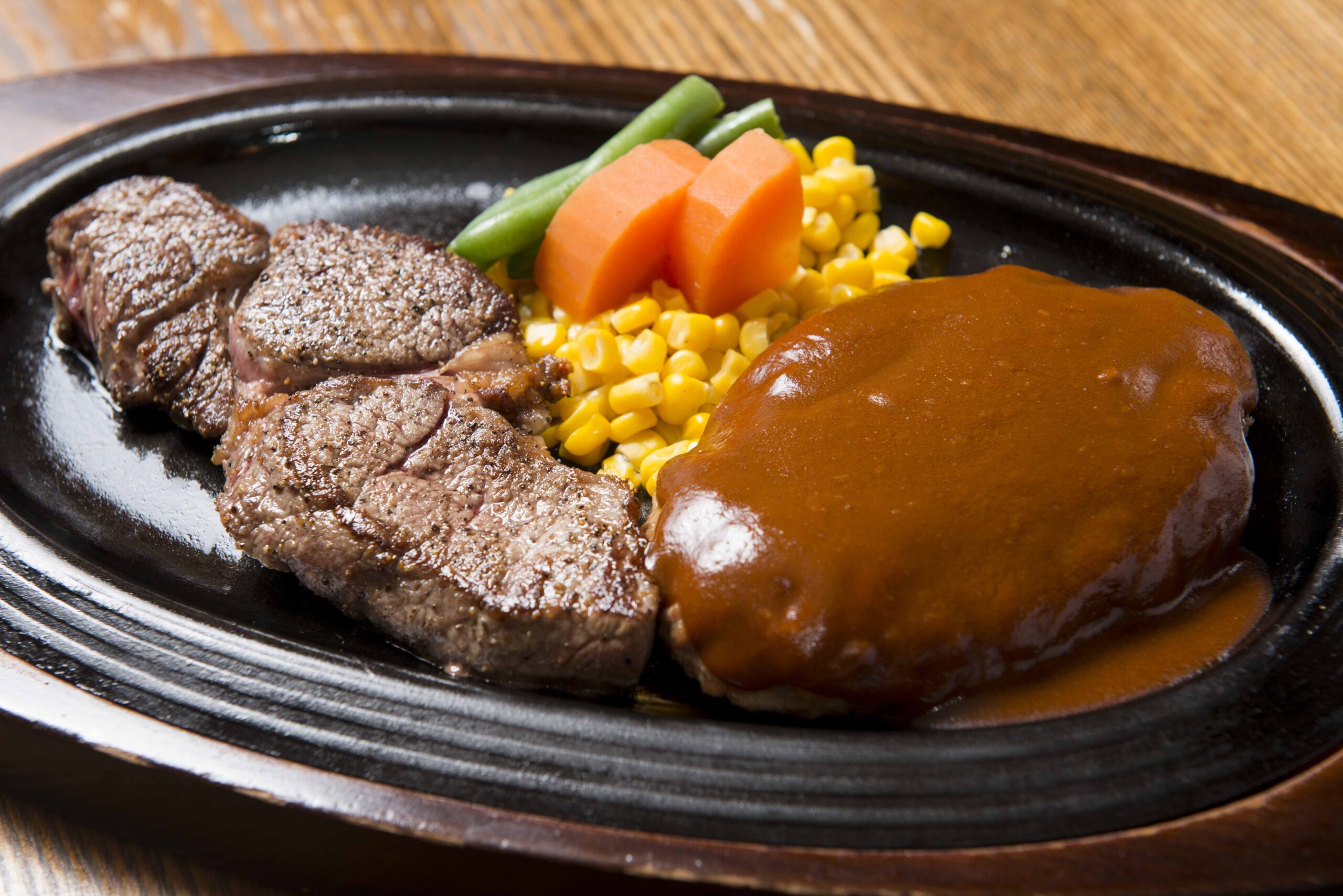 ステーキハウス WEST WOOD