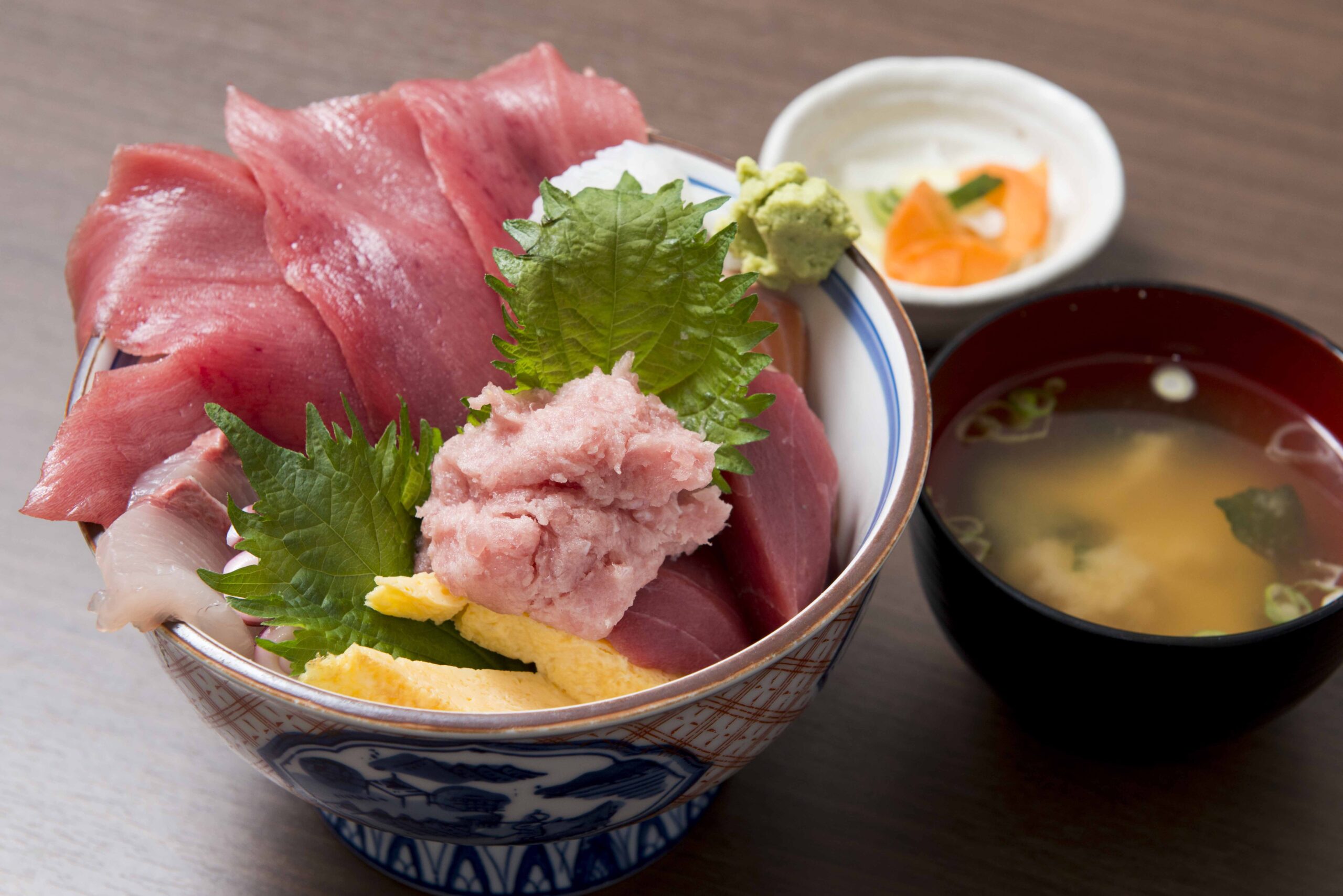 まぐろ丼 もてなしや